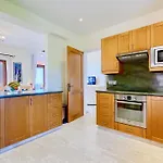 4 Bedroom Helidoni With Private Infinity Pool, Aphrodite Hills Villa Kouklia