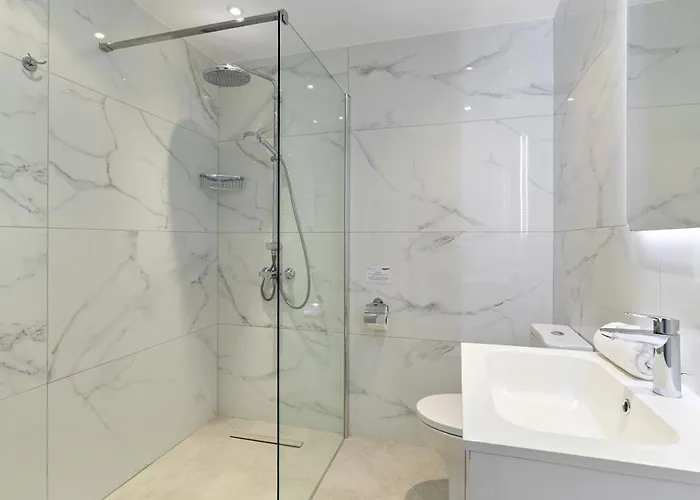 4 Bedroom Helidoni With Private Infinity Pool, Aphrodite Hills * Kouklia