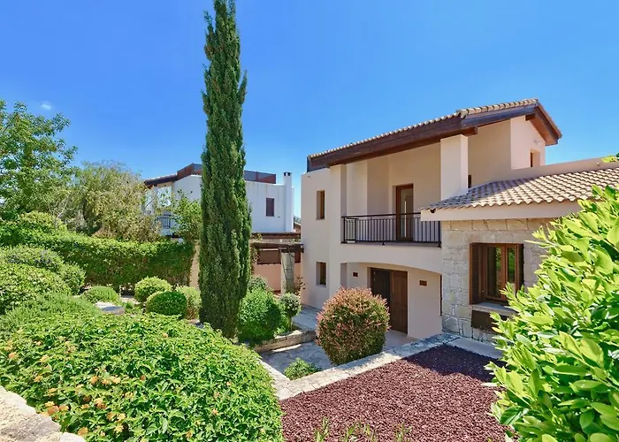 4 Bedroom Helidoni With Private Infinity Pool, Aphrodite Hills Villa