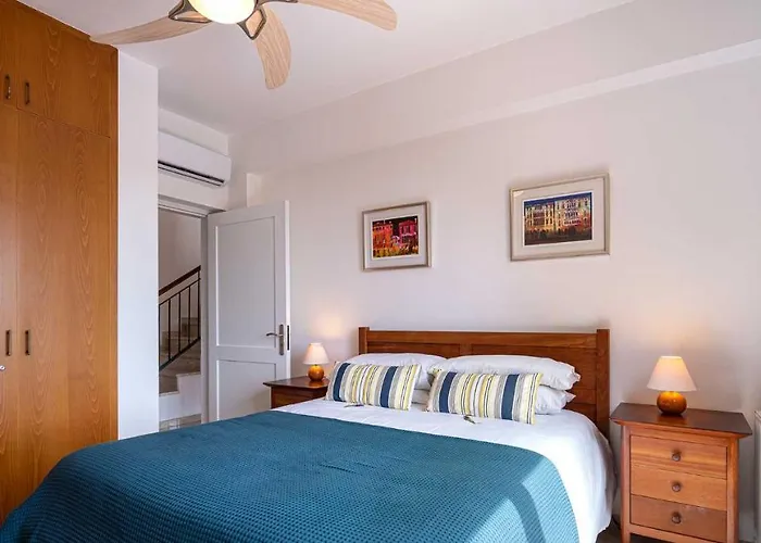 Villa 4 Bedroom Helidoni With Private Infinity Pool, Aphrodite Hills Kouklia