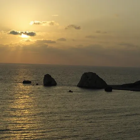 Villa 4 Bedroom Helidoni With Private Infinity Pool, Aphrodite Hills Kouklia