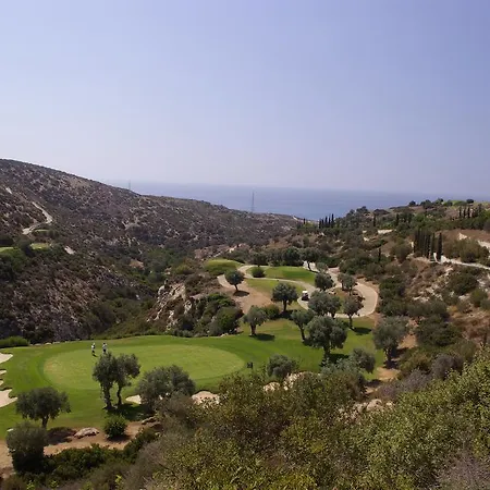 Villa 4 Bedroom Helidoni With Private Infinity Pool, Aphrodite Hills Kouklia