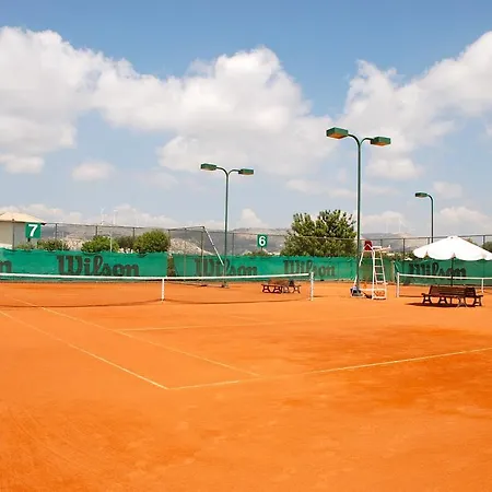 4 Bedroom Helidoni With Private Infinity Pool, Aphrodite Hills Kouklia