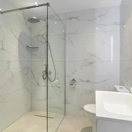 4 Bedroom Helidoni With Private Infinity Pool, Aphrodite Hills * Kouklia