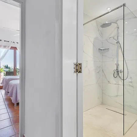 4 Bedroom Helidoni With Private Infinity Pool, Aphrodite Hills Villa