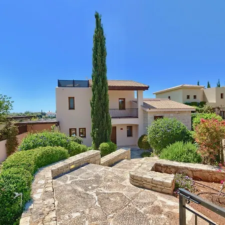 4 Bedroom Helidoni With Private Infinity Pool, Aphrodite Hills *