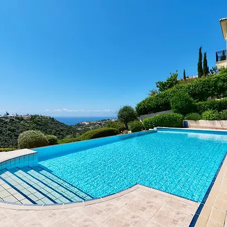 Willa 4 Bedroom Helidoni With Private Infinity Pool, Aphrodite Hills *