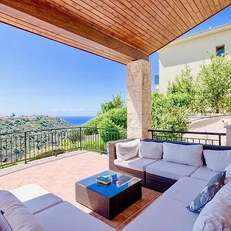 4 Bedroom Helidoni With Private Infinity Pool, Aphrodite Hills Villa *