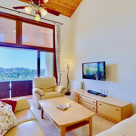 4 Bedroom Helidoni With Private Infinity Pool, Aphrodite Hills Willa *