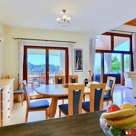 4 Bedroom Helidoni With Private Infinity Pool, Aphrodite Hills * Kouklia