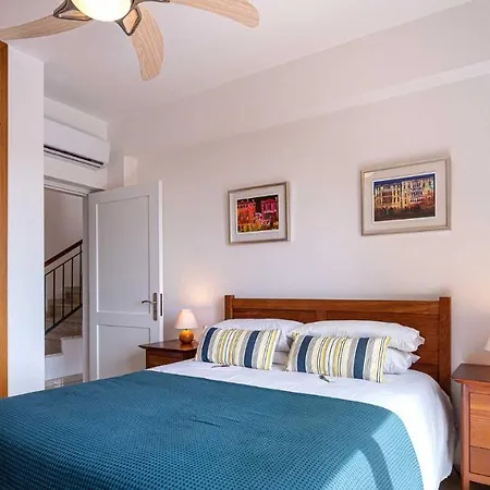 Villa 4 Bedroom Helidoni With Private Infinity Pool, Aphrodite Hills Kouklia