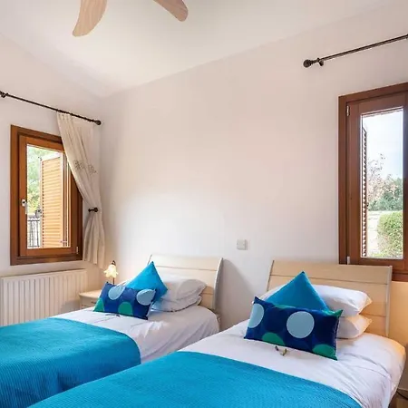 Willa 4 Bedroom Helidoni With Private Infinity Pool, Aphrodite Hills