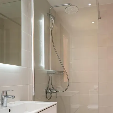 4 Bedroom Helidoni With Private Infinity Pool, Aphrodite Hills Willa Kuklia