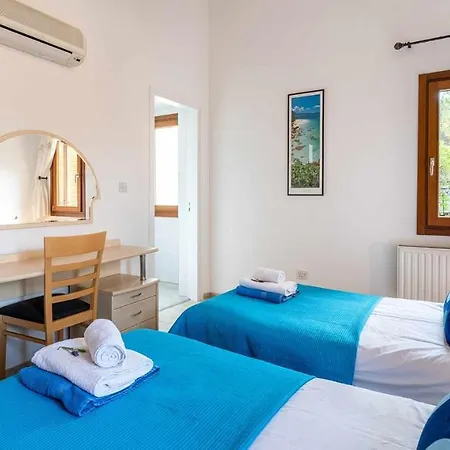 4 Bedroom Helidoni With Private Infinity Pool, Aphrodite Hills