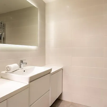 4 Bedroom Helidoni With Private Infinity Pool, Aphrodite Hills *