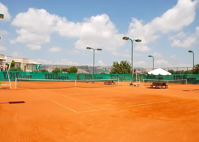 4 Bedroom Helidoni With Private Infinity Pool, Aphrodite Hills Kouklia