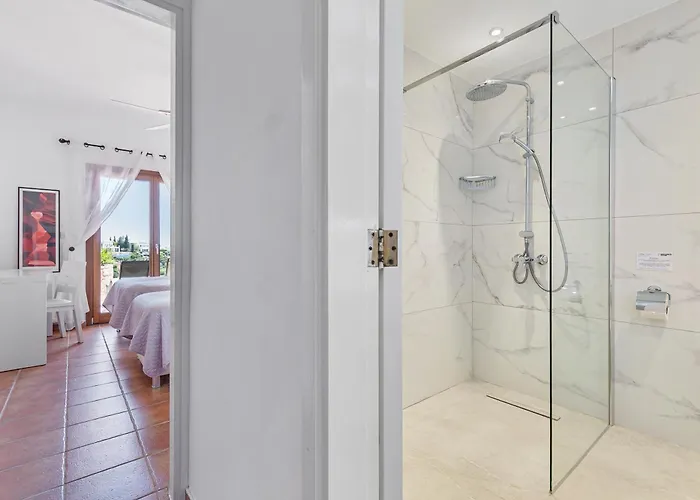 4 Bedroom Helidoni With Private Infinity Pool, Aphrodite Hills Villa