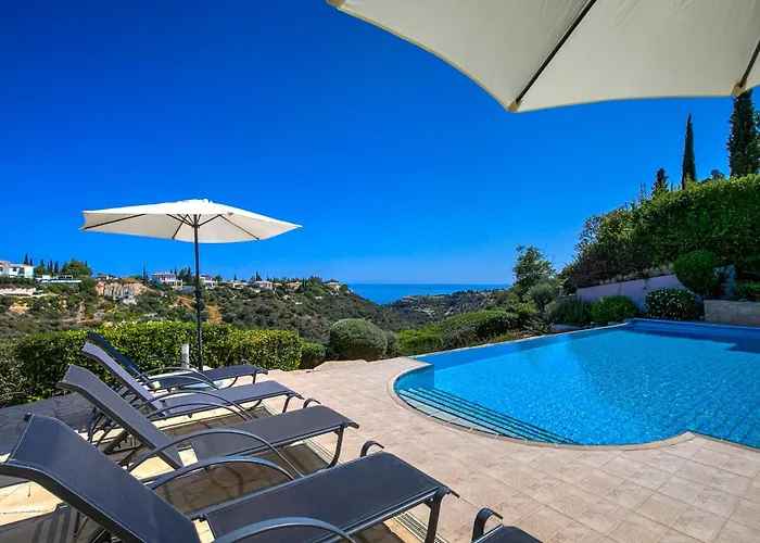 Villa 4 Bedroom Helidoni With Private Infinity Pool, Aphrodite Hills *