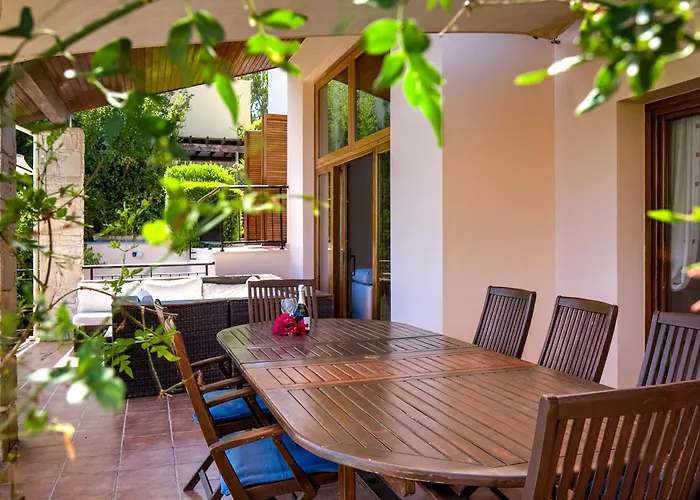 4 Bedroom Helidoni With Private Infinity Pool, Aphrodite Hills * Kouklia