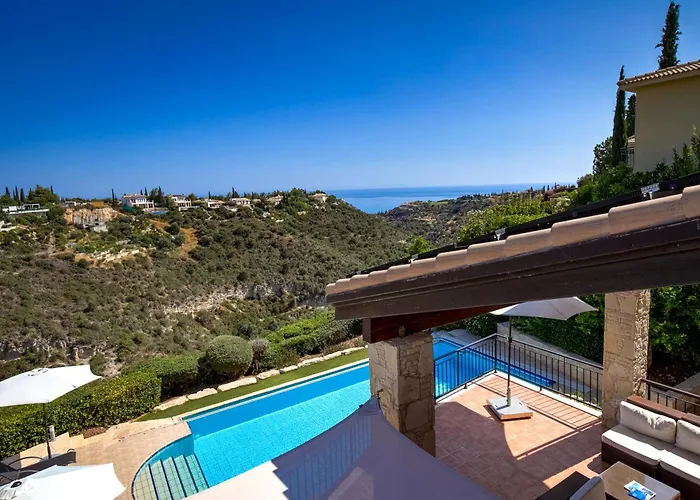 4 Bedroom Helidoni With Private Infinity Pool, Aphrodite Hills