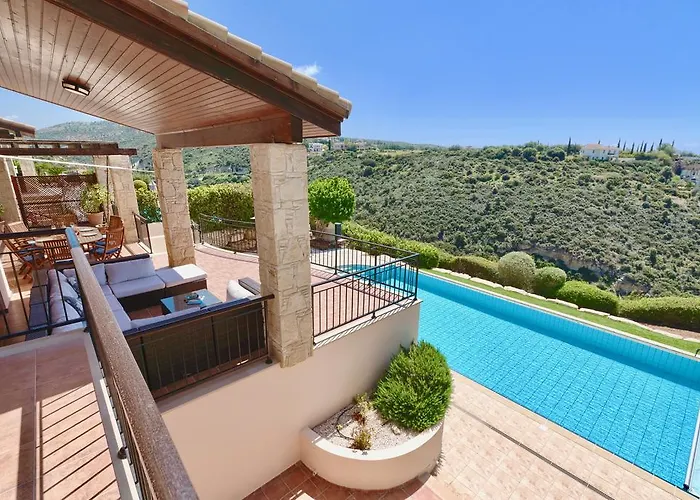 4 Bedroom Helidoni With Private Infinity Pool, Aphrodite Hills * Kouklia