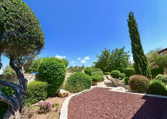 4 Bedroom Helidoni With Private Infinity Pool, Aphrodite Hills Vila Kouklia