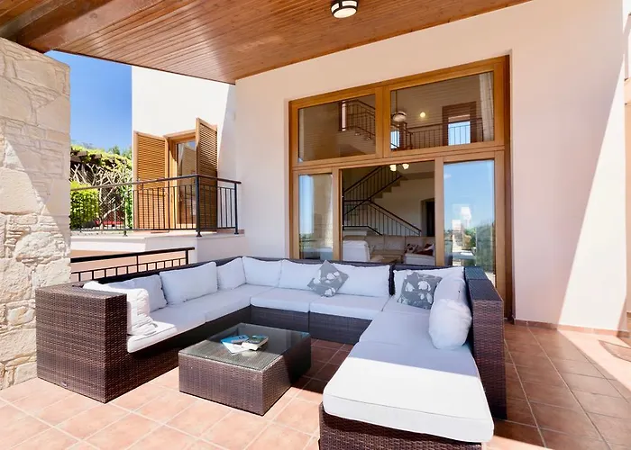 4 Bedroom Helidoni With Private Infinity Pool, Aphrodite Hills *