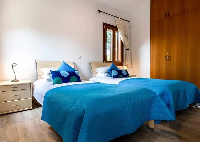 4 Bedroom Helidoni With Private Infinity Pool, Aphrodite Hills * Kouklia