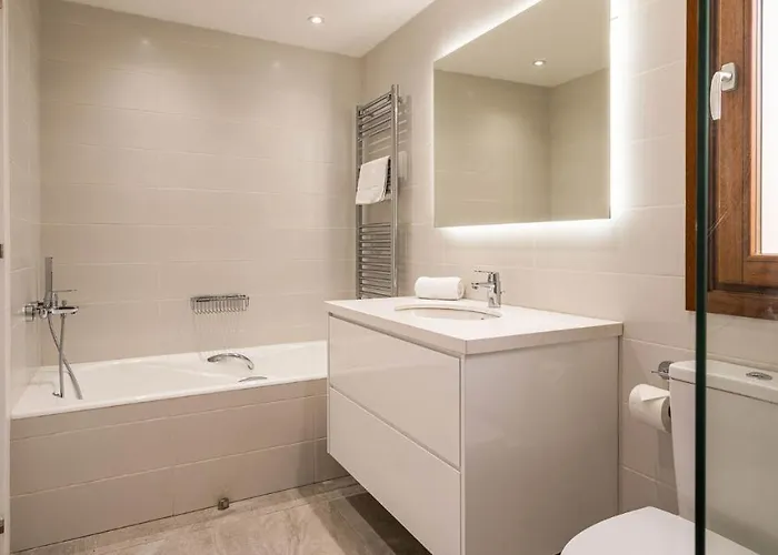 4 Bedroom Helidoni With Private Infinity Pool, Aphrodite Hills *